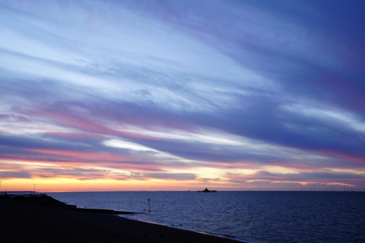 Two Bedroom Private Cottage With Private Parking Just By The Sea Herne Bay Exterior foto