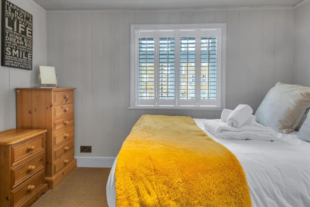 Two Bedroom Private Cottage With Private Parking Just By The Sea Herne Bay Exterior foto