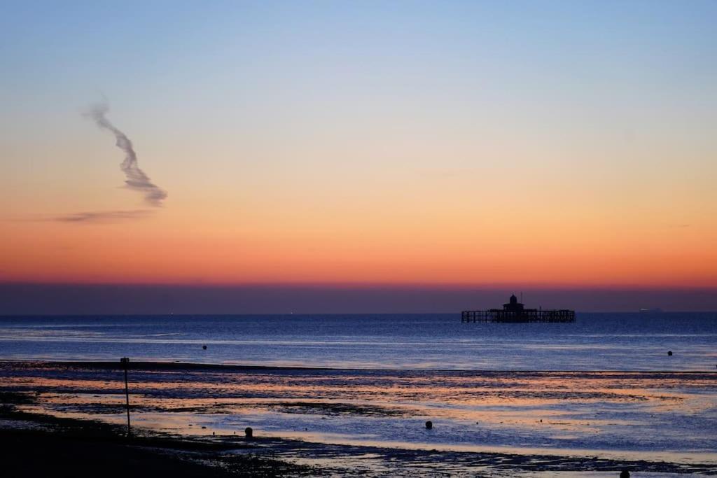 Two Bedroom Private Cottage With Private Parking Just By The Sea Herne Bay Exterior foto