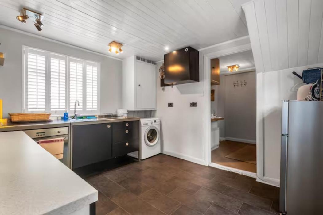 Two Bedroom Private Cottage With Private Parking Just By The Sea Herne Bay Exterior foto